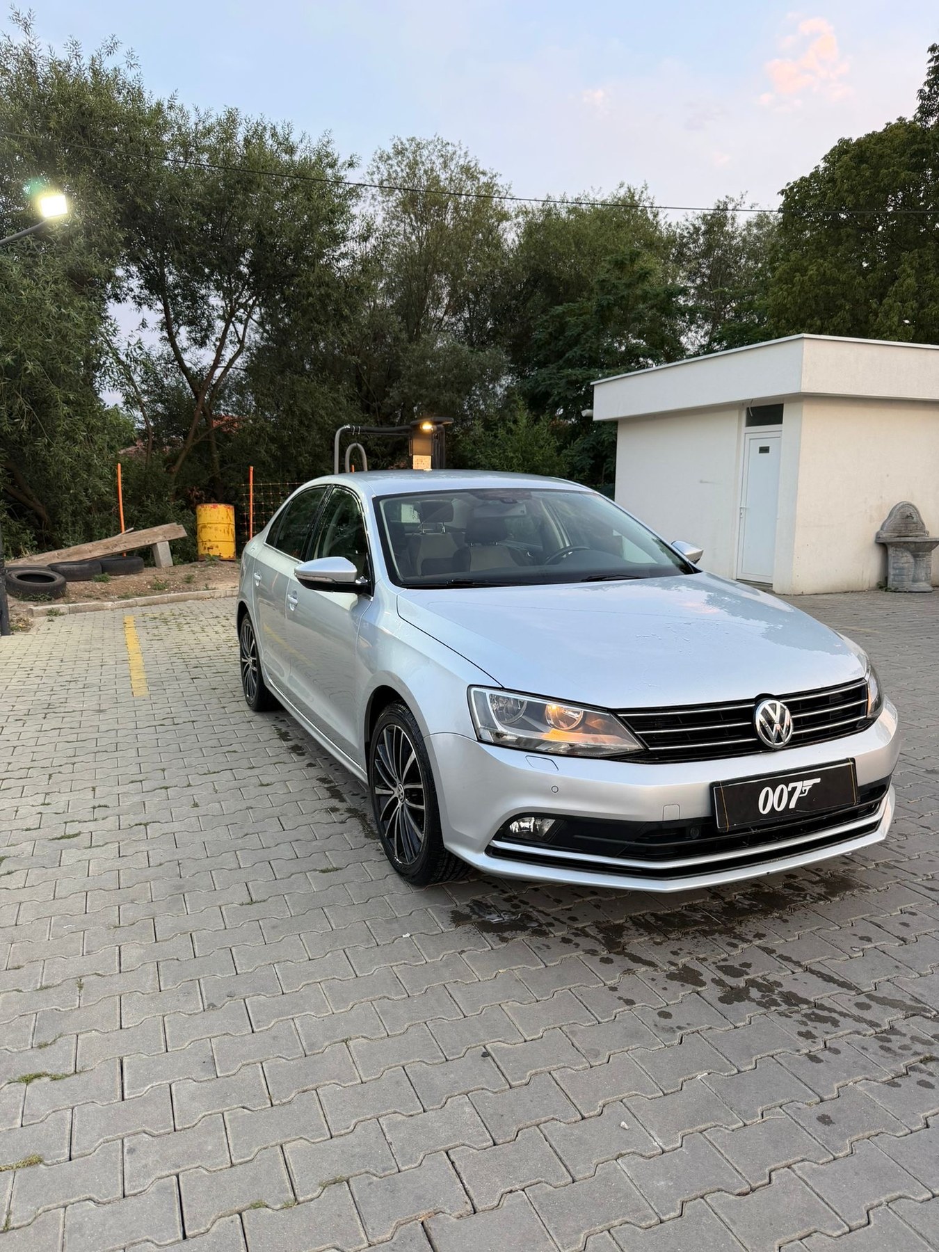 Volkswagen Jetta – pamja përpara