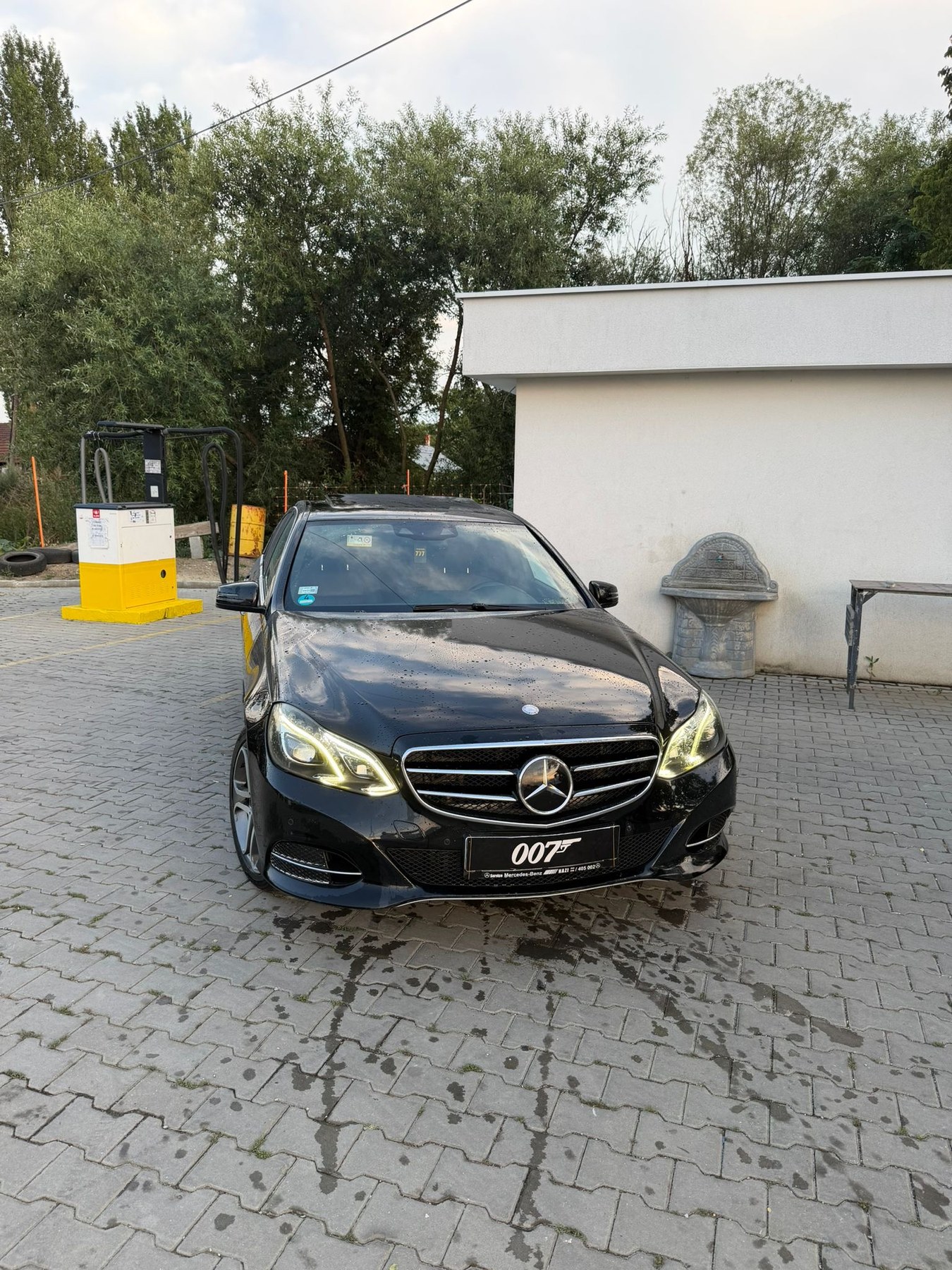 Mercedes-Benz – pamja përpara